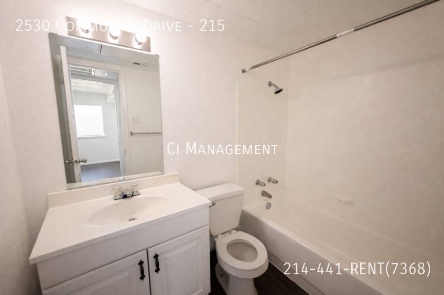 Apartment for rent at 2530 Community Dr #215, Dallas, TX 75220