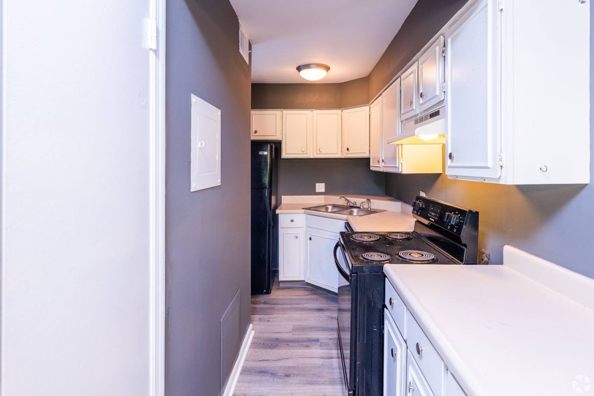 Apartment for rent at 1911 Hazelwood Ave, Fort Wayne, IN 46805