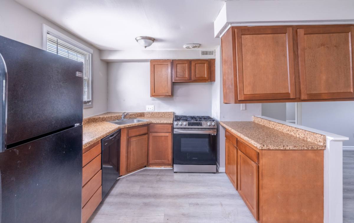 Apartment for rent at 1911 Hazelwood Ave, Fort Wayne, IN 46805