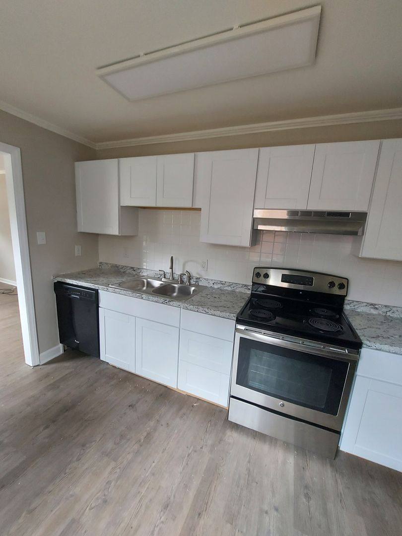 House for rent at 2721 Columbus Circle, Charlotte, NC 28208
