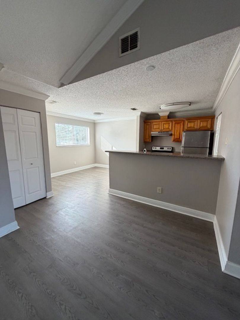 Apartment for rent at 7298 Ulmerton Rd, Largo, FL 33771