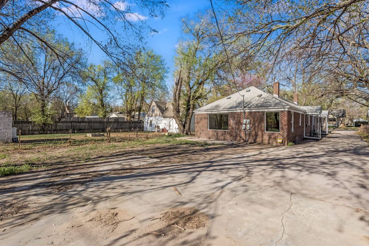 House for rent at 1832 S Washington Ave, Wichita, KS 67211