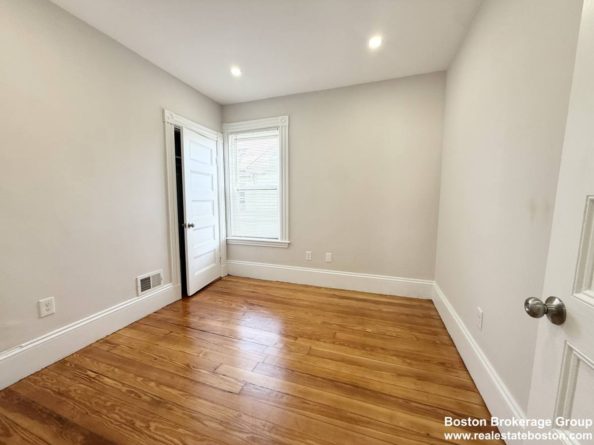 Apartment for rent at 71 Saxton St #3, Dorchester, MA 02125