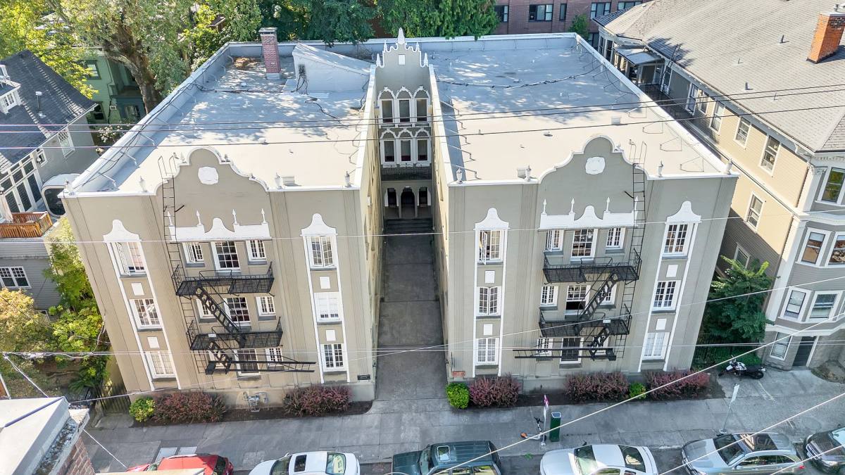 Apartment for rent at 2030 NW Flanders, Portland, OR 97209