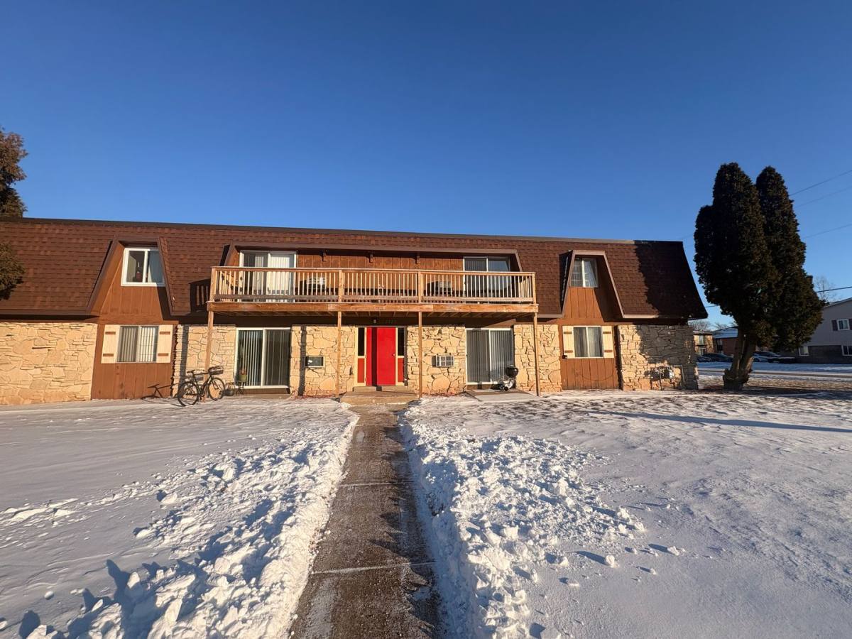 Apartment for rent at 2320 Woodrow Court, Appleton, WI 54915