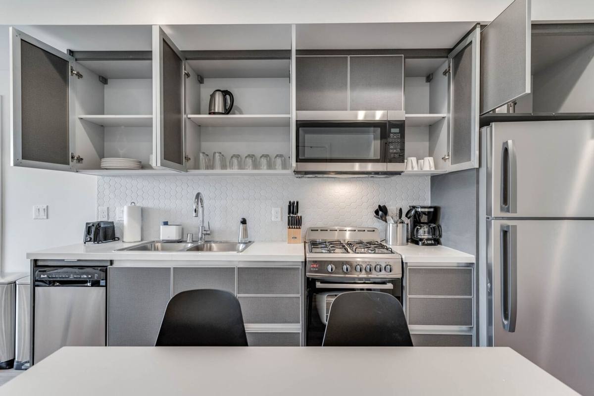 Apartment for rent at 5460 Fountain Ave, Los Angeles, CA 90029