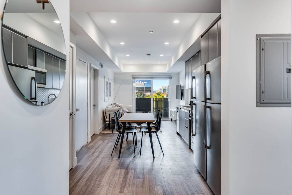 Apartment for rent at 5460 Fountain Ave, Los Angeles, CA 90029