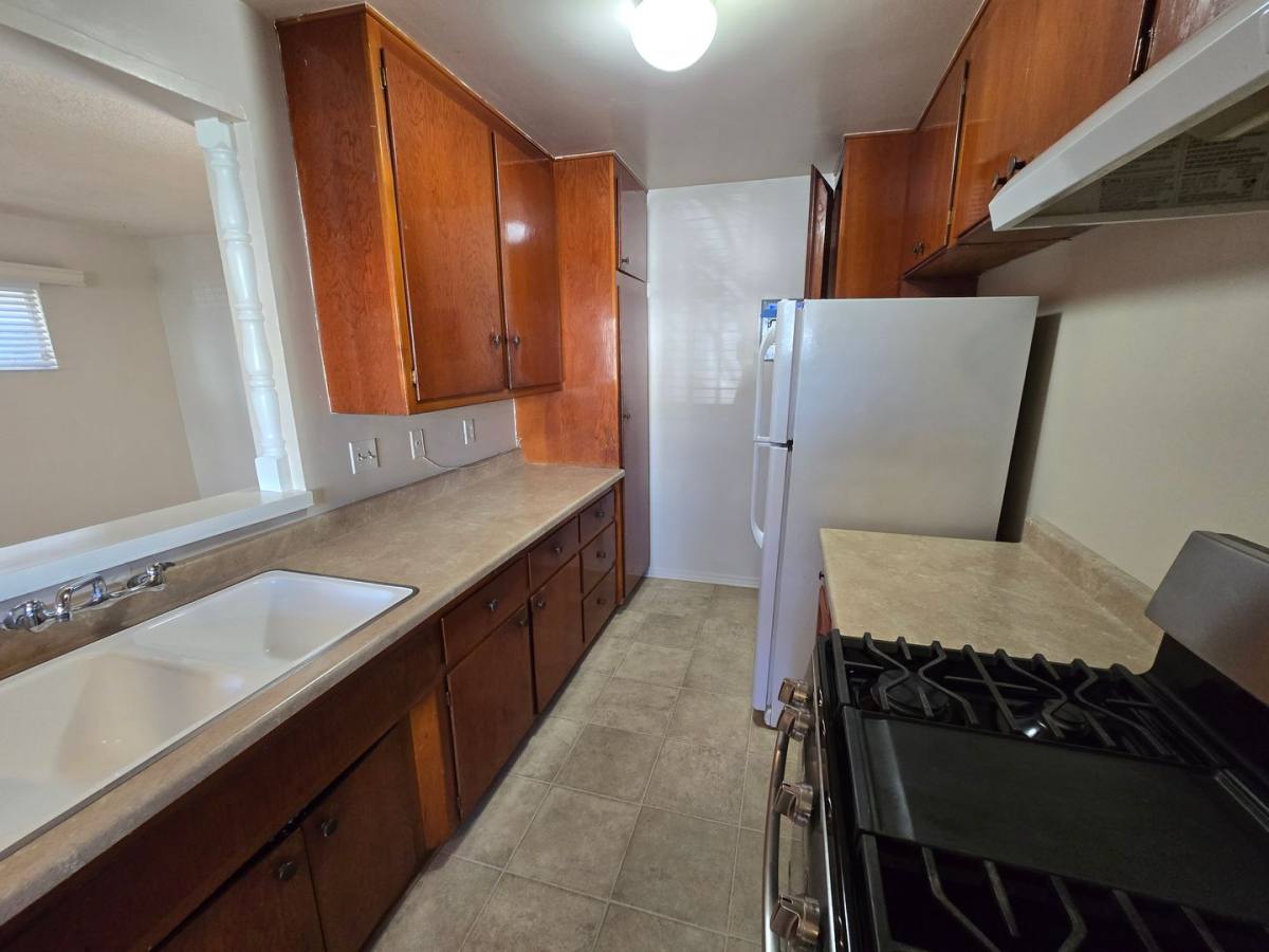 Apartment for rent at 302-306 1 2 Navilla, Covina, CA 91723