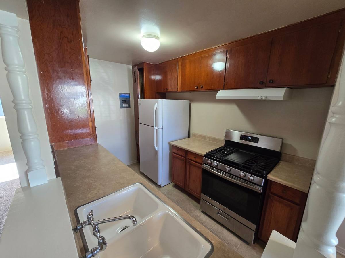 Apartment for rent at 302-306 1 2 Navilla, Covina, CA 91723