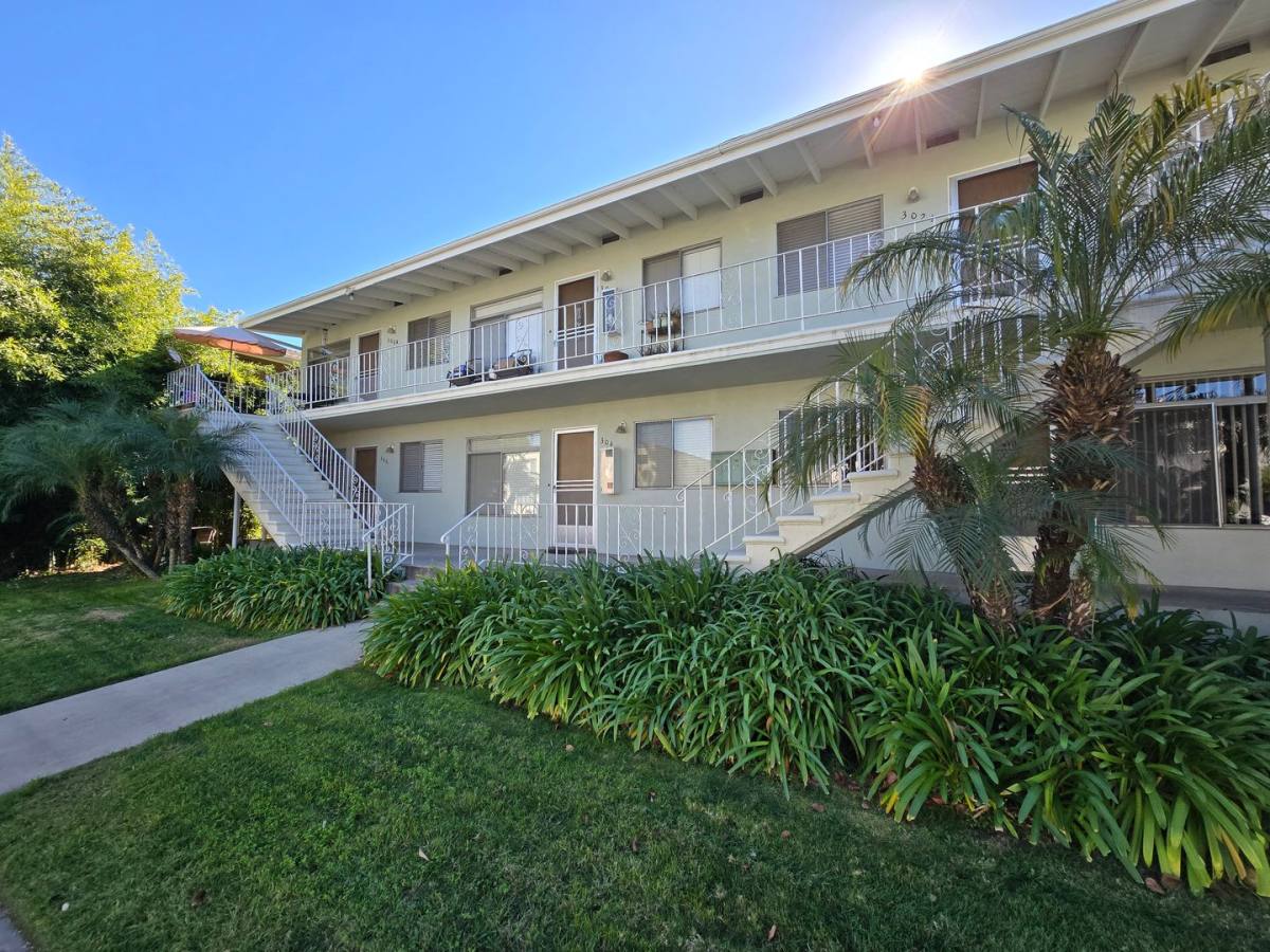 Apartment for rent at 302-306 1 2 Navilla, Covina, CA 91723