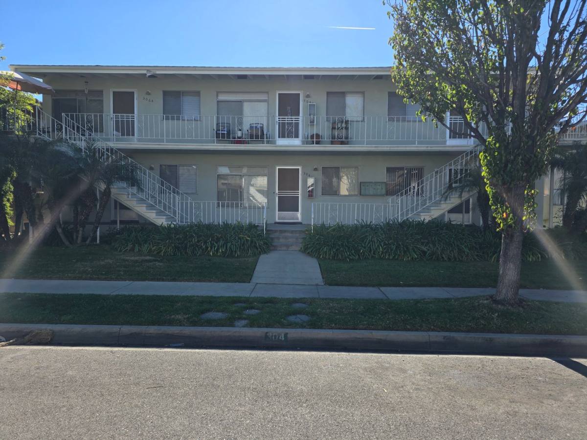 Apartment for rent at 302-306 1 2 Navilla, Covina, CA 91723