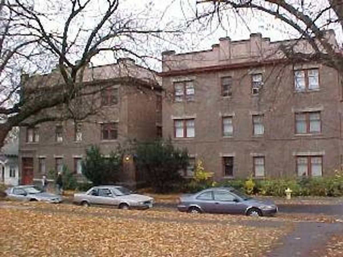 Apartment for rent at 405 NE Oak St, Pullman, WA 99163