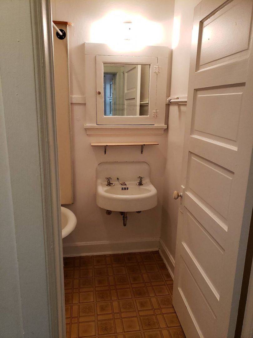 Apartment for rent at 405 NE Oak St, Pullman, WA 99163