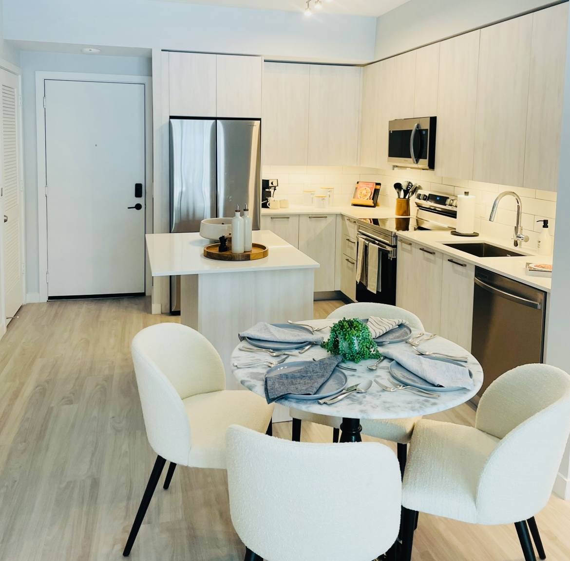 Apartment for rent at 48 NW 164th St #303, Miami, FL 33169