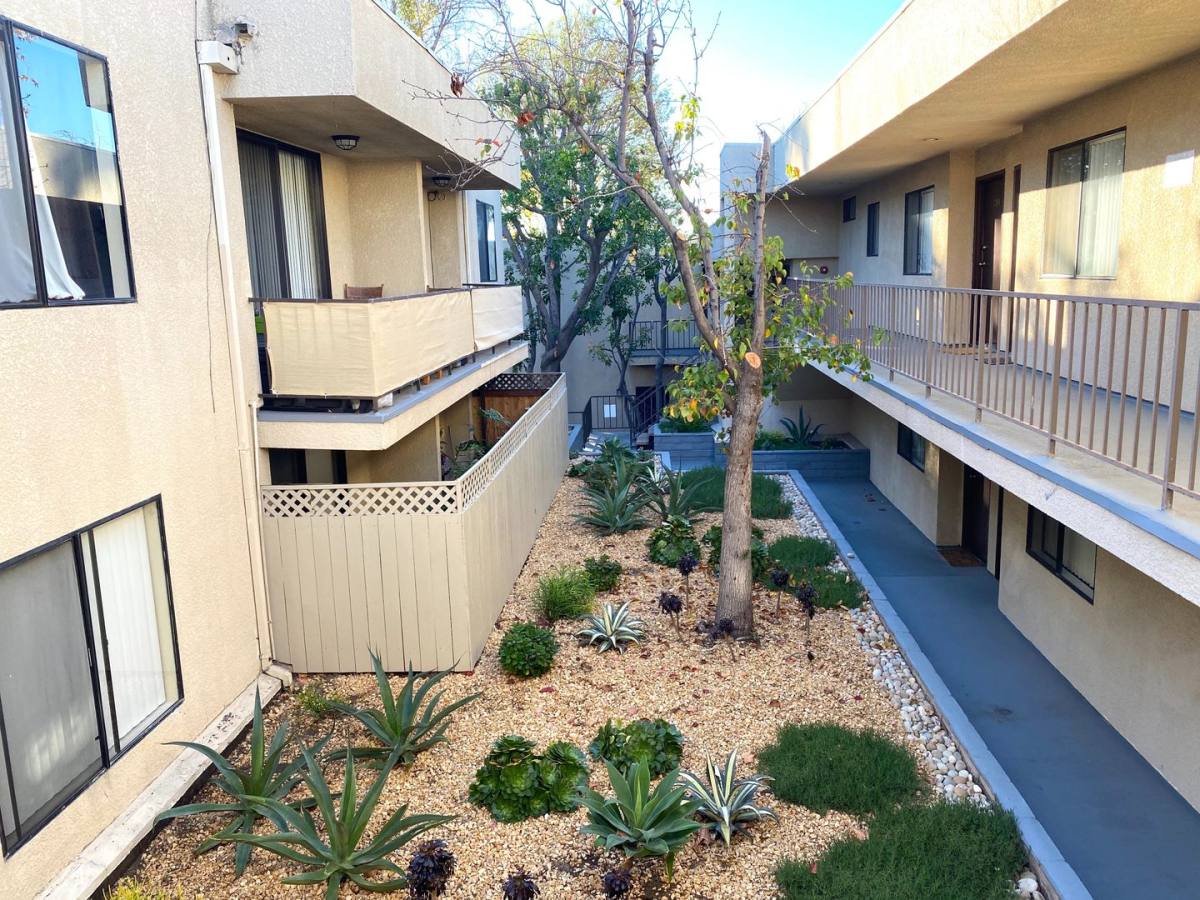 Apartment for rent at 10822 Otsego St, North Hollywood, CA 91601