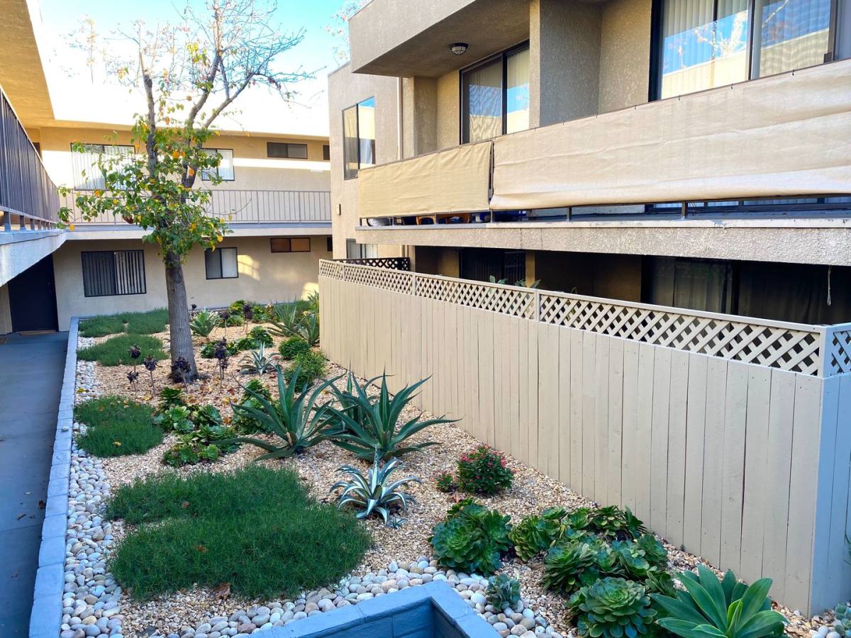 Apartment for rent at 10822 Otsego St, North Hollywood, CA 91601