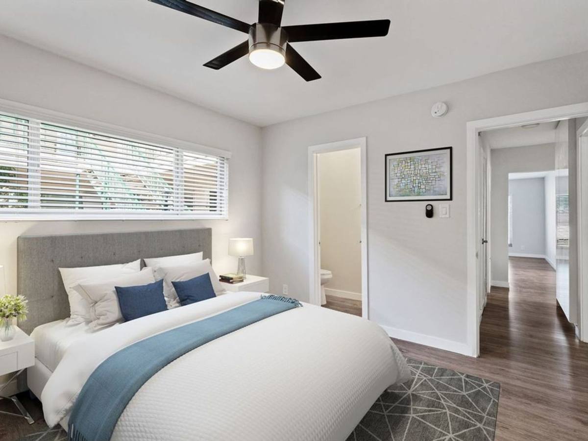 Apartment for rent at 4957 Kester Ave, Sherman Oaks, CA 91403