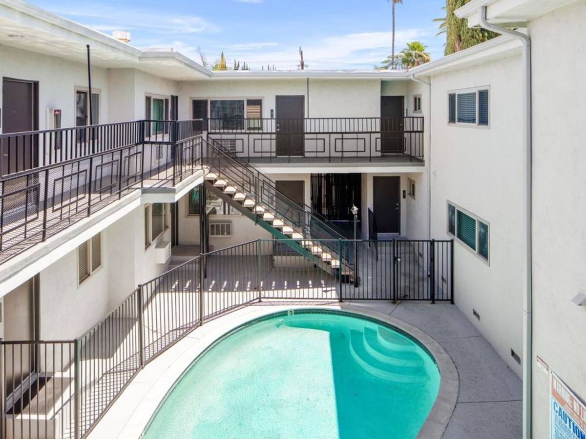 Apartment for rent at 4957 Kester Ave, Sherman Oaks, CA 91403