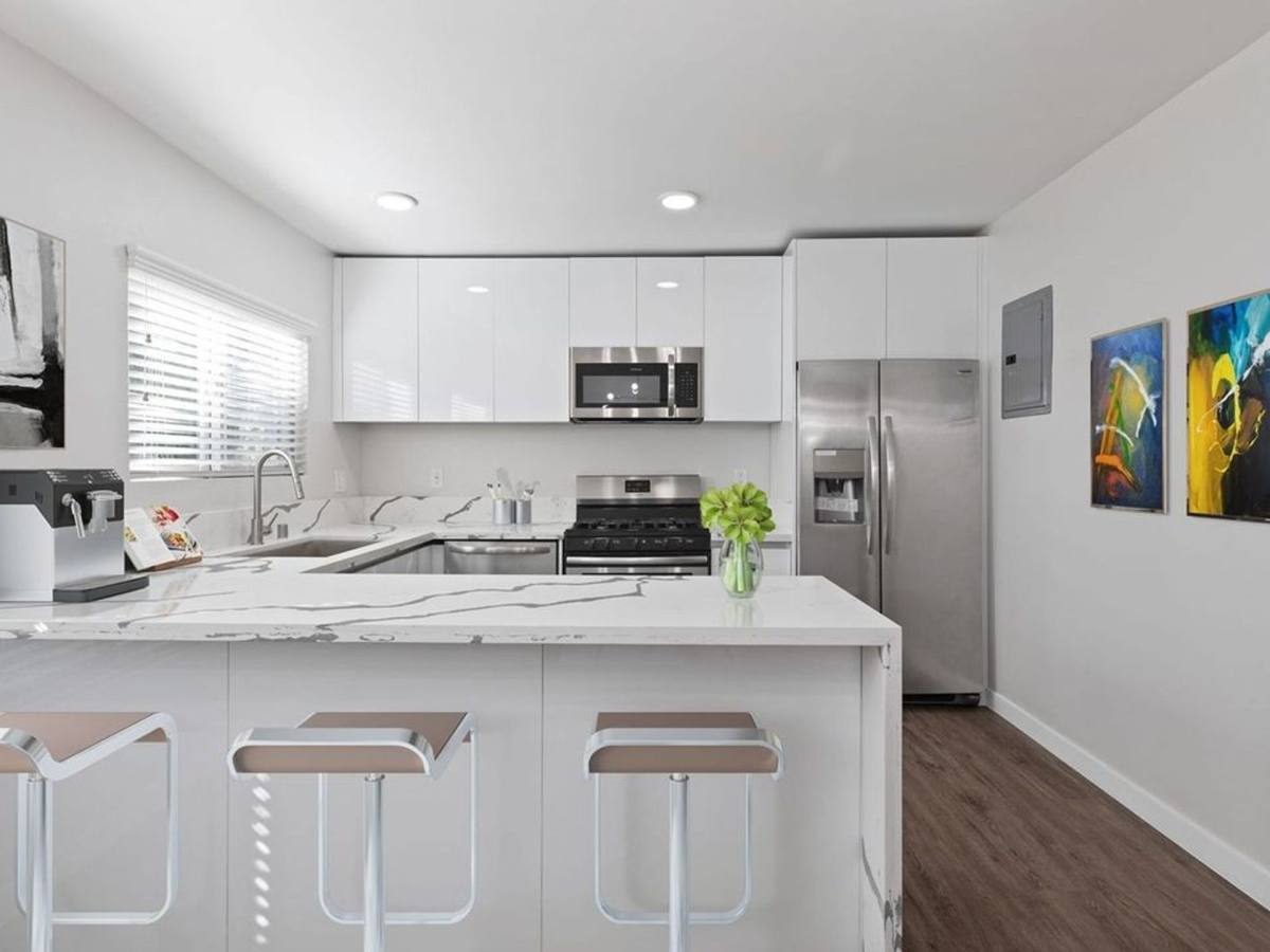 Apartment for rent at 4957 Kester Ave, Sherman Oaks, CA 91403