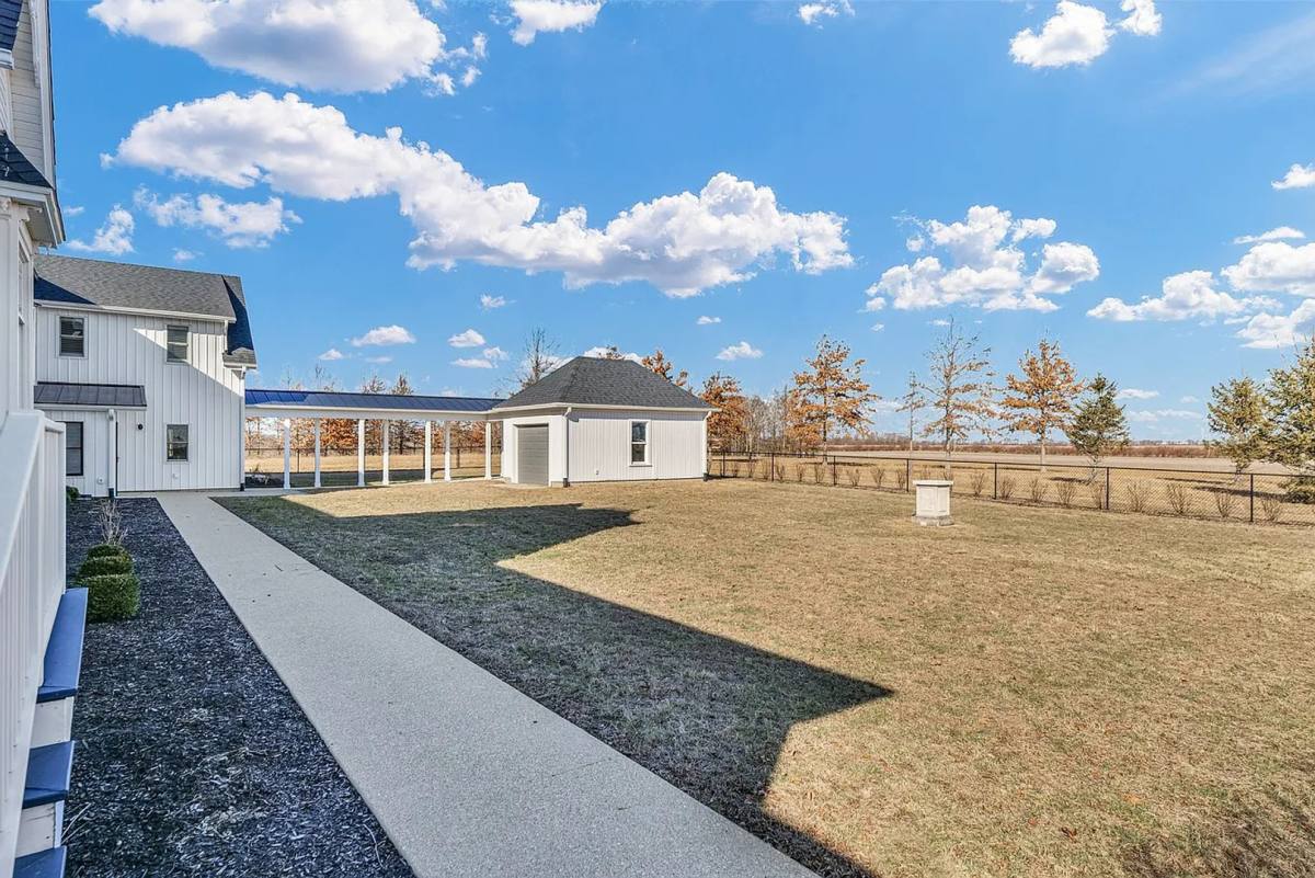 House for rent at 2132 Deland Monticello Rd, De Land, IL 61839