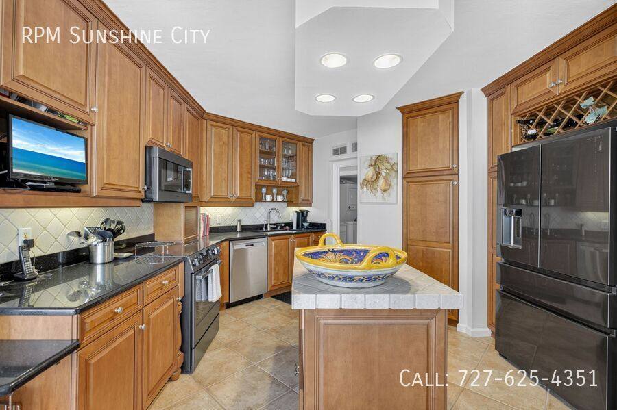 House for rent at 4041 Gulf Shore Blvd N #1807, Naples, FL 34103