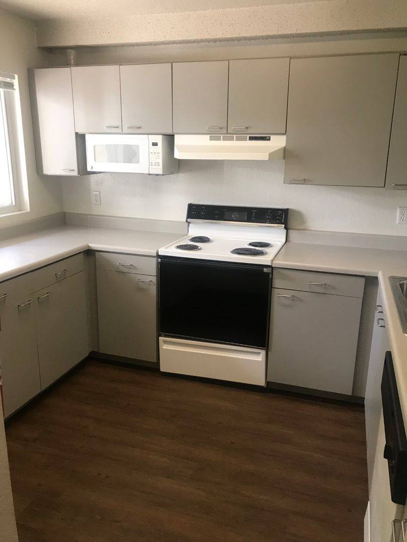 Apartment for rent at 1903-1905 Massachusetts St, Lawrence, KS 66046