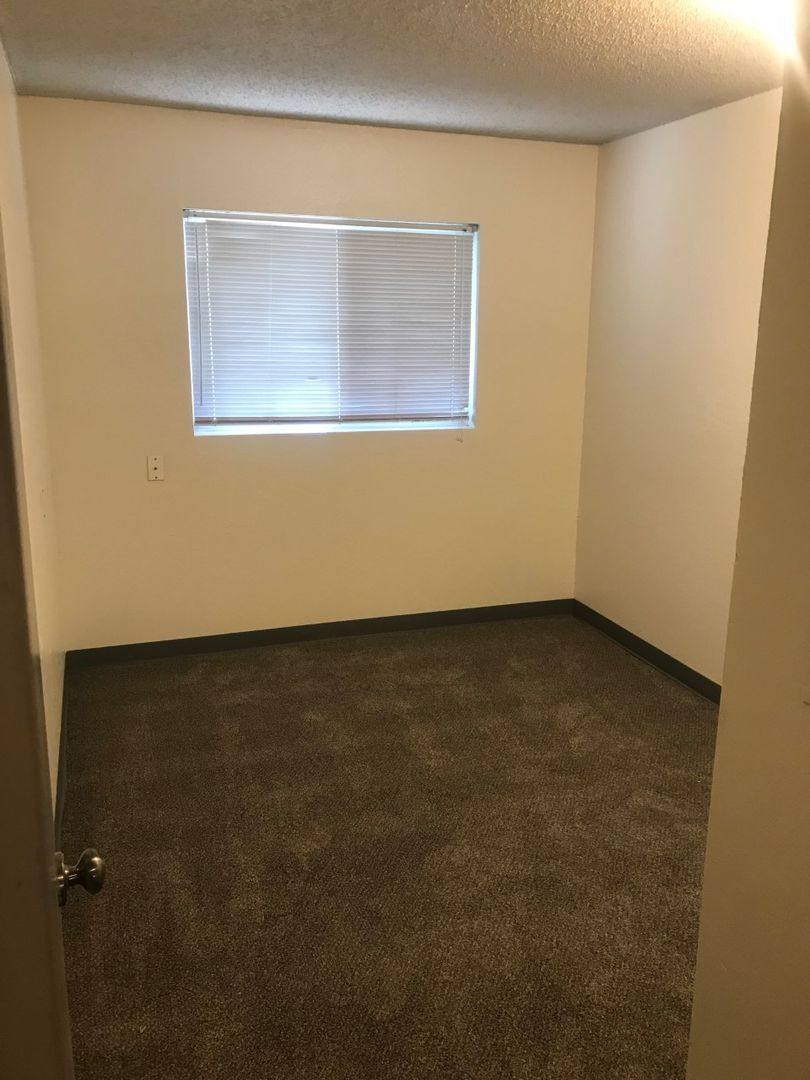 Apartment for rent at 1903-1905 Massachusetts St, Lawrence, KS 66046