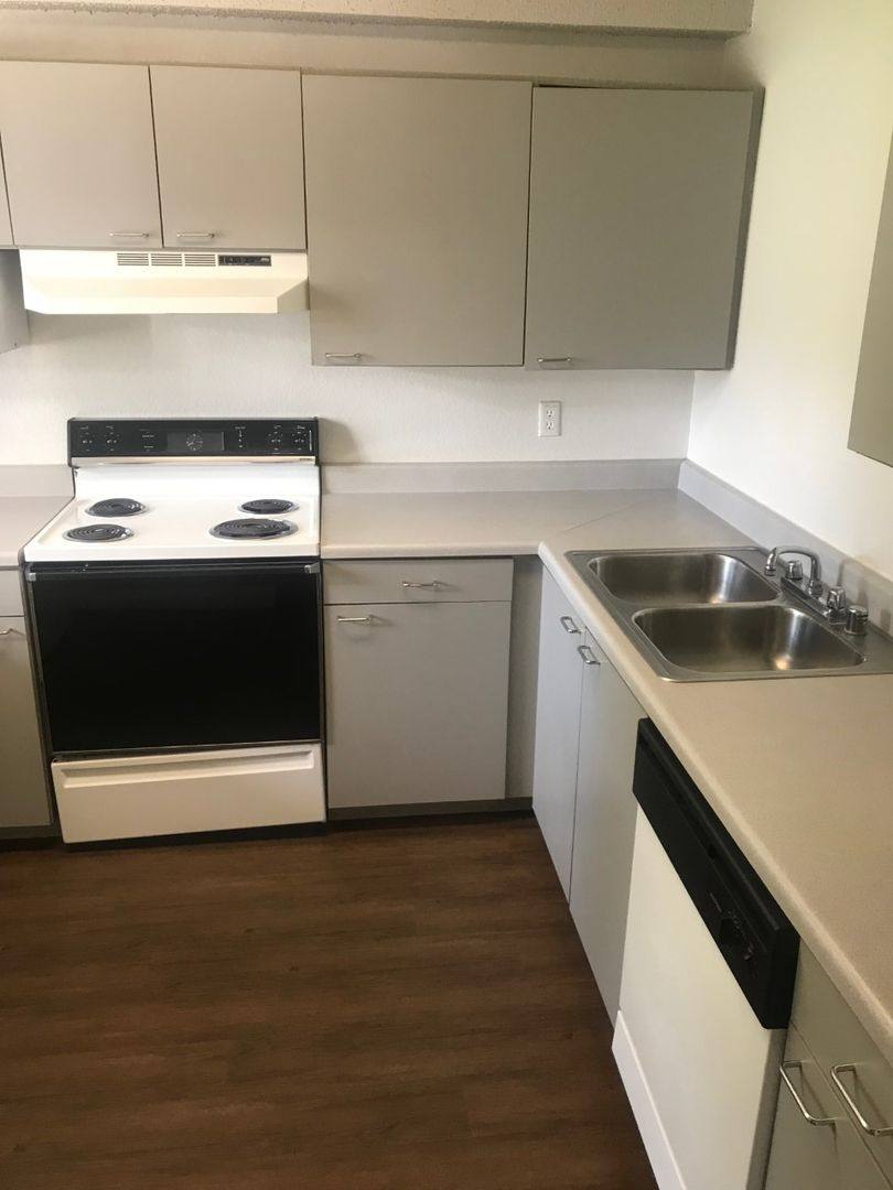 Apartment for rent at 1903-1905 Massachusetts St, Lawrence, KS 66046