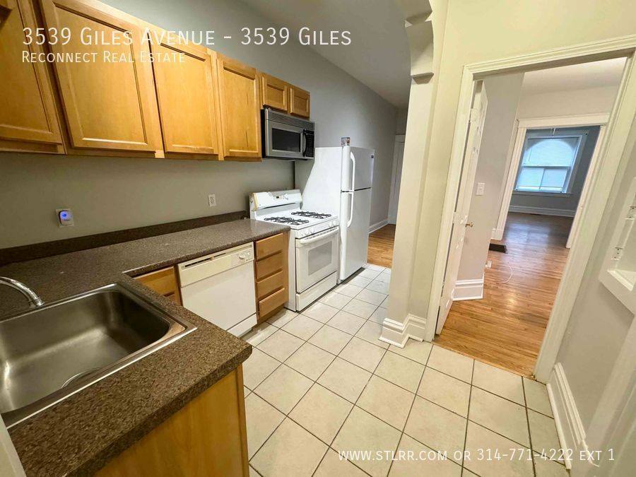 Apartment for rent at 3539 Giles Ave, Saint Louis, MO 63116