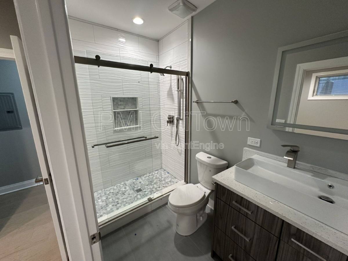 Condo for rent at 4950 S Michigan Ave #1, Chicago, IL 60615