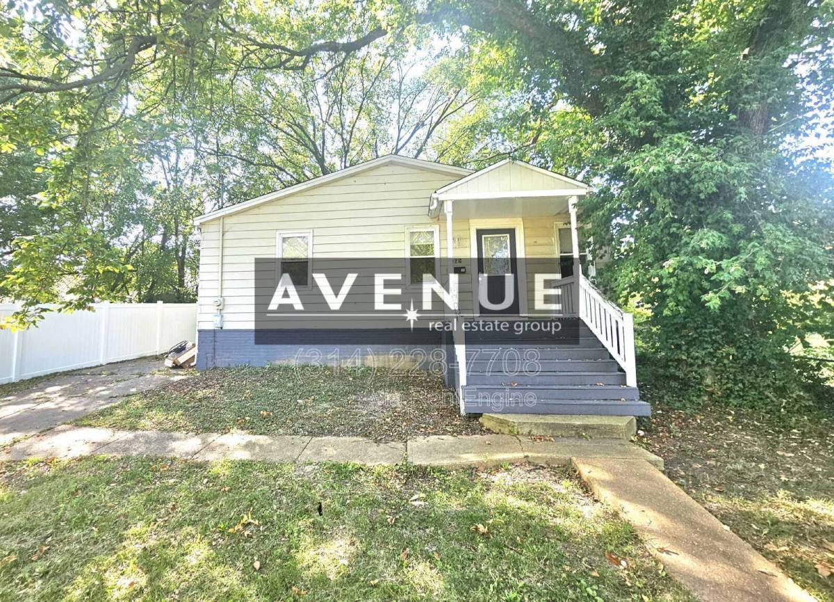 House for rent at 126 Madison Ave, Saint Louis, MO 63119