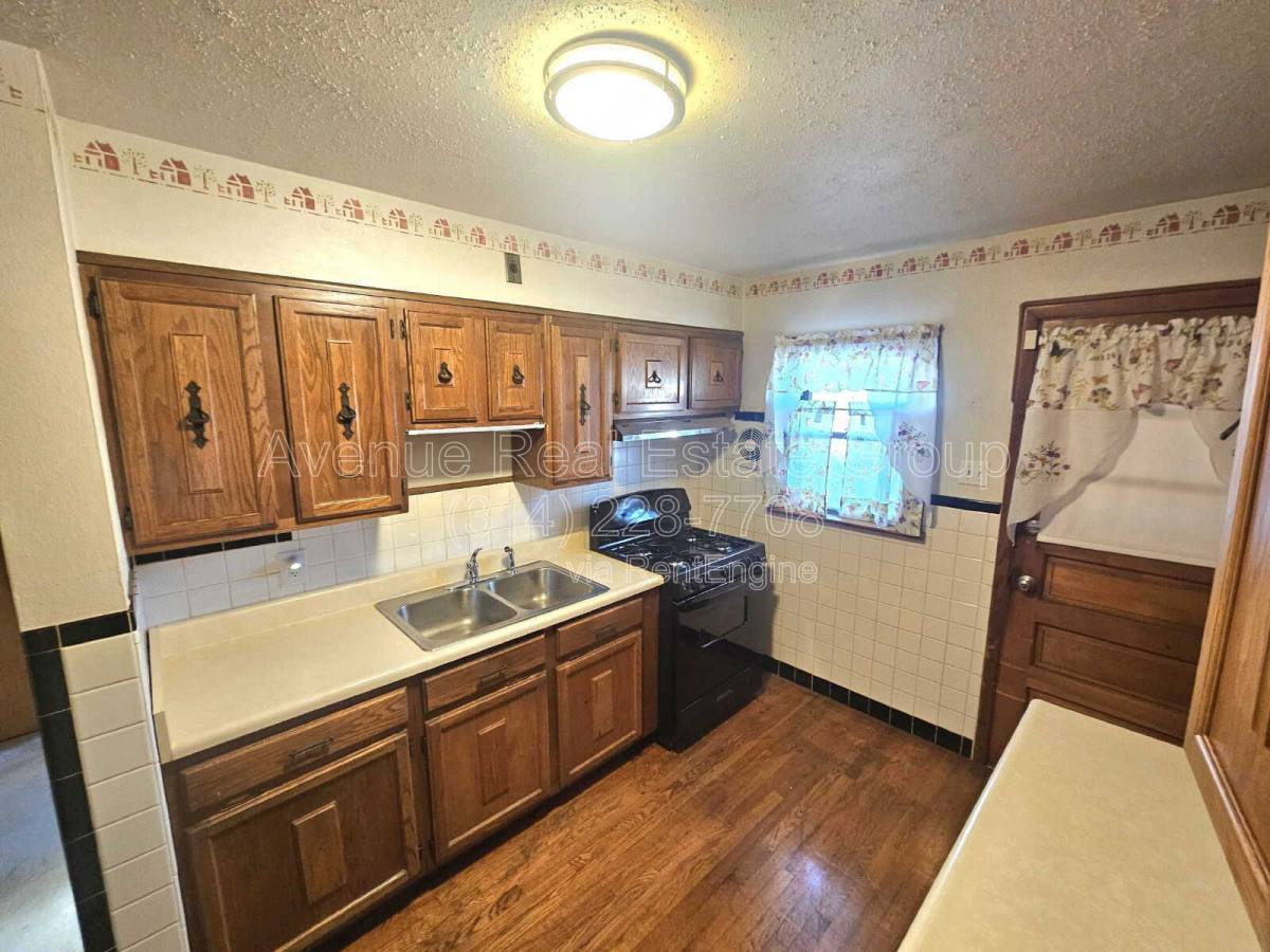 House for rent at 8883 St Cyr Dr, Saint Louis, MO 63136