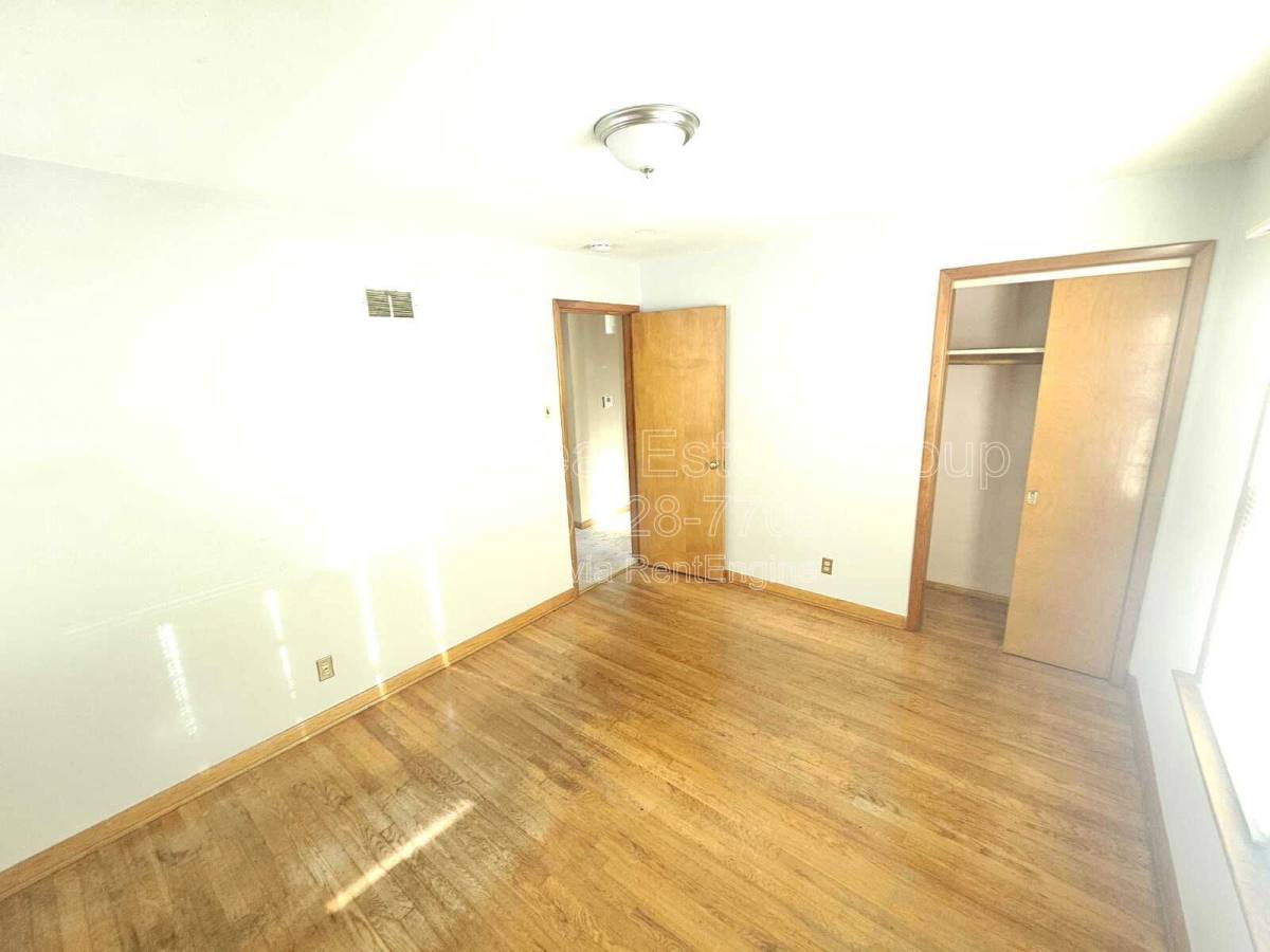 House for rent at 8883 St Cyr Dr, Saint Louis, MO 63136
