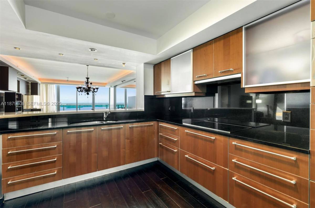 Apartment for rent at 1331 Brickell Bay Dr #3903, Miami, FL 33131