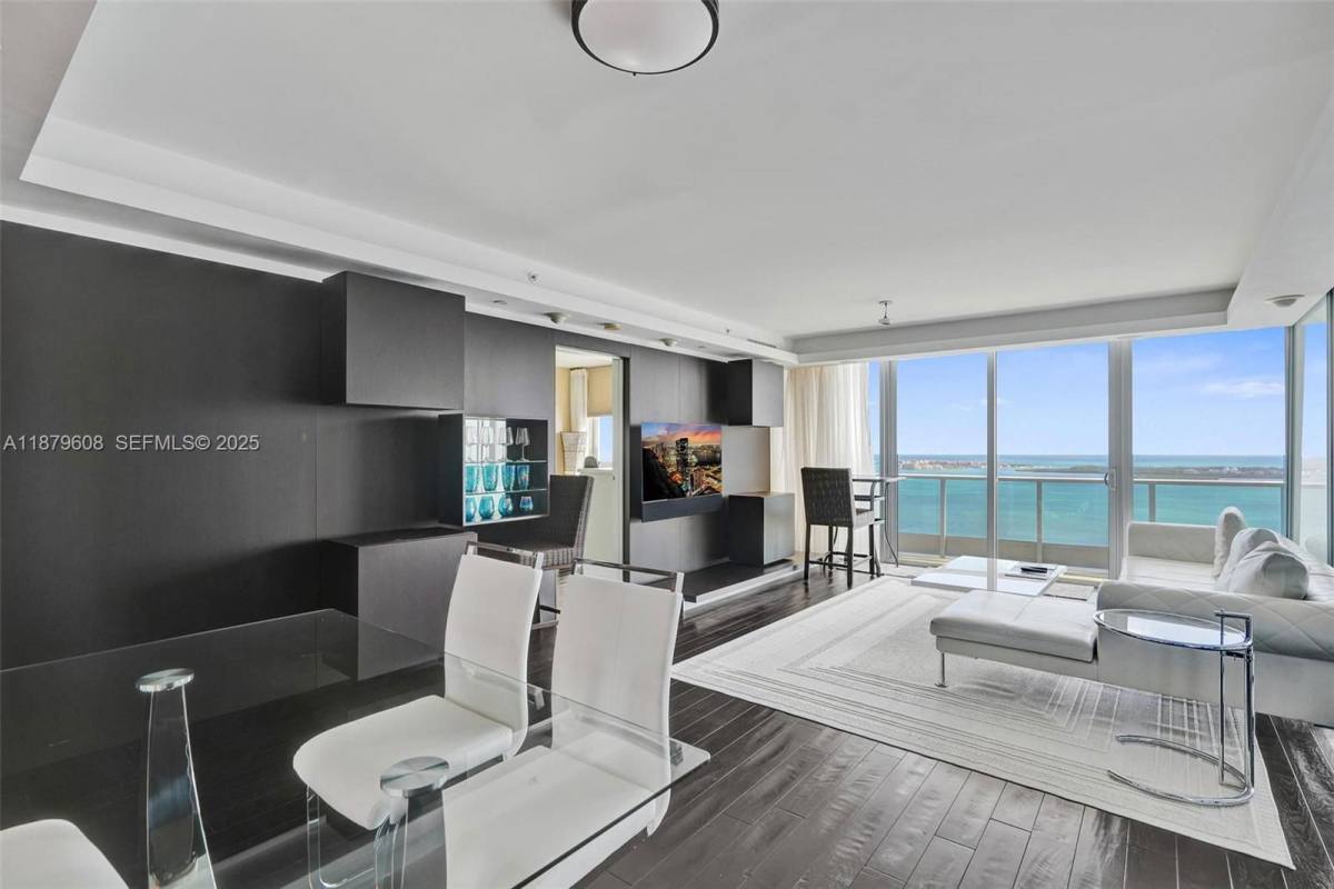 Apartment for rent at 1331 Brickell Bay Dr #3903, Miami, FL 33131