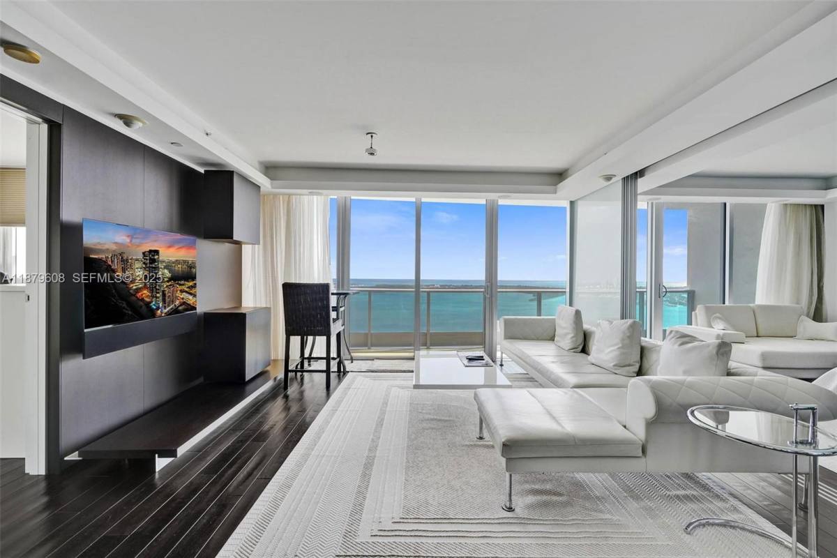 Apartment for rent at 1331 Brickell Bay Dr #3903, Miami, FL 33131