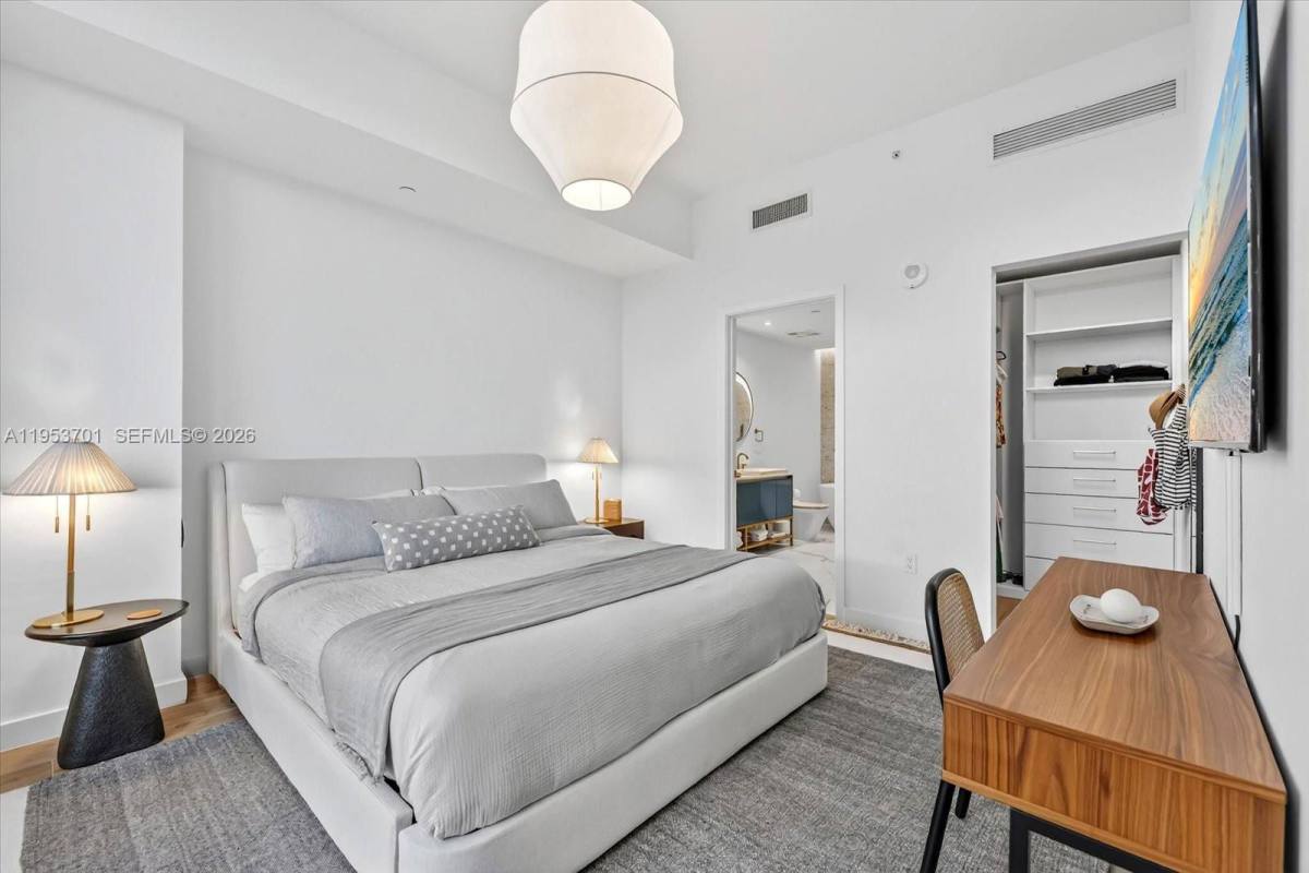 Apartment for rent at 2678 Tigertail Ave, Miami, FL 33133