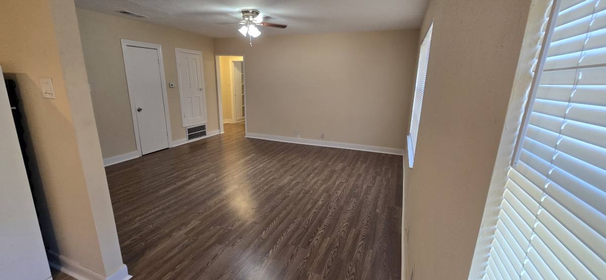 Apartment for rent at 4211 Chartres St, Houston, TX 77004