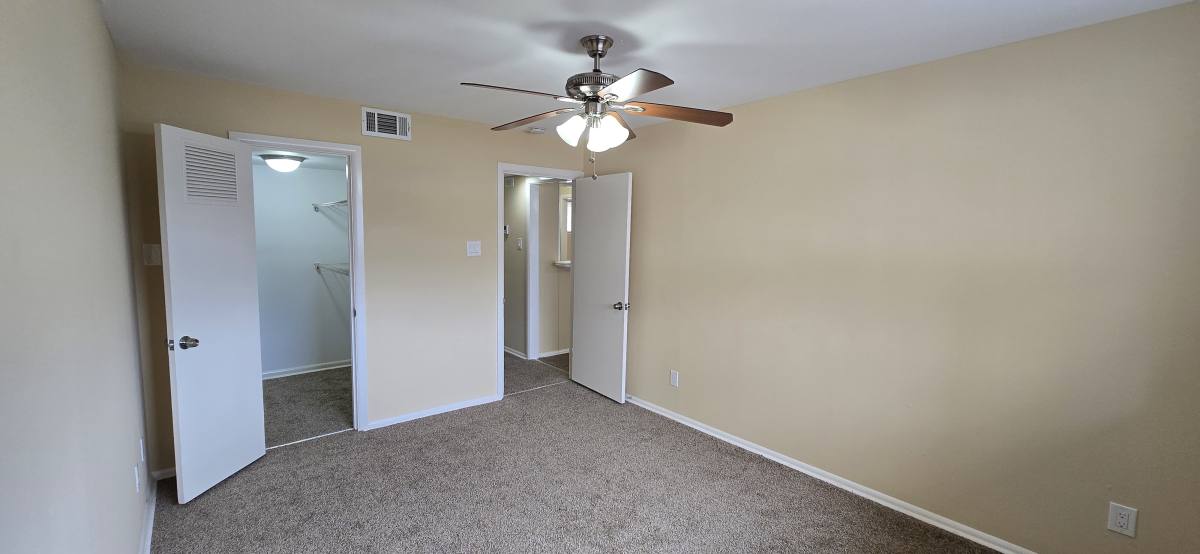 Apartment for rent at 2414 Mimosa Dr #5, Houston, TX 77019