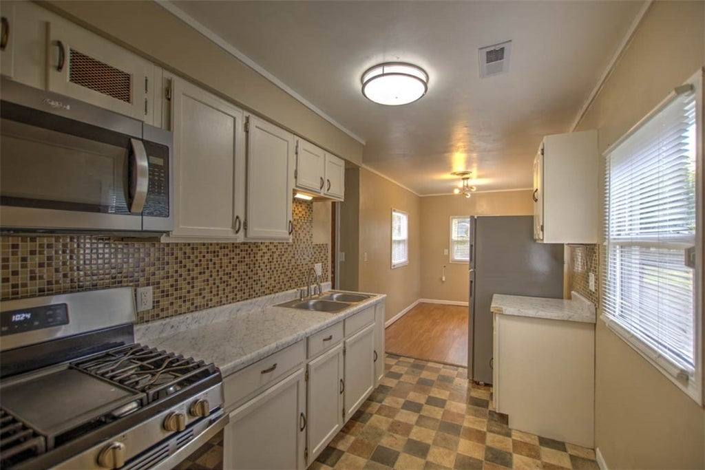 House for rent at 1329 E Main St, Decatur, IL 62521