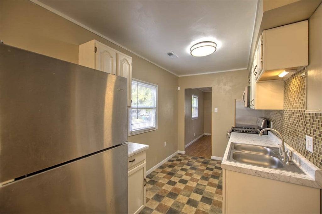 House for rent at 1329 E Main St, Decatur, IL 62521