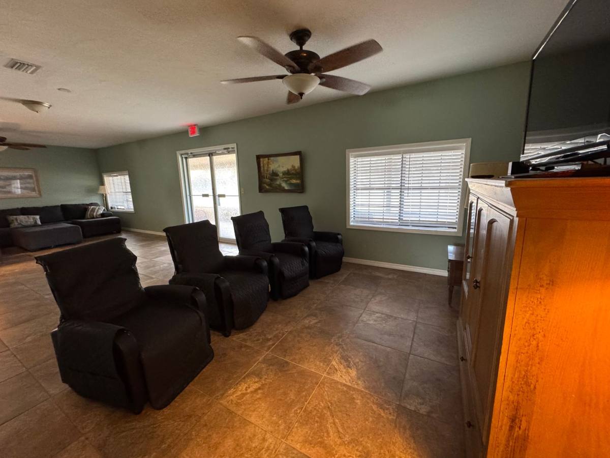 House for rent at 12610 US-Highway, Live Oak, FL 32060