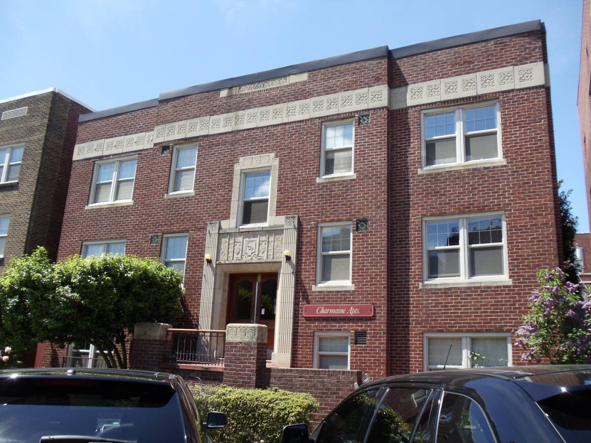 Apartment for rent at 625 4th Ave W, Seattle, WA 98119