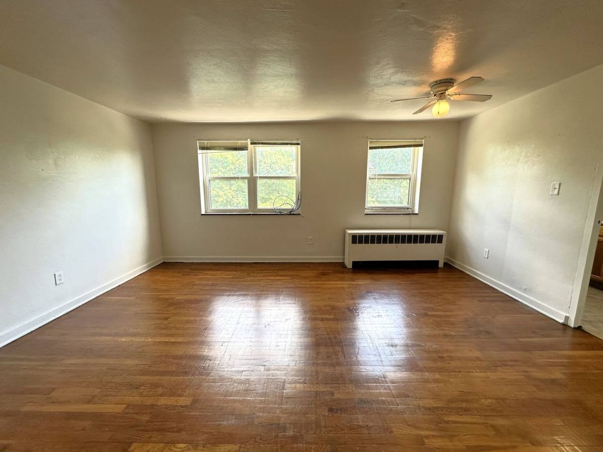 Townhouse for rent at 824 Perry Highway, Pittsburgh, PA 15229