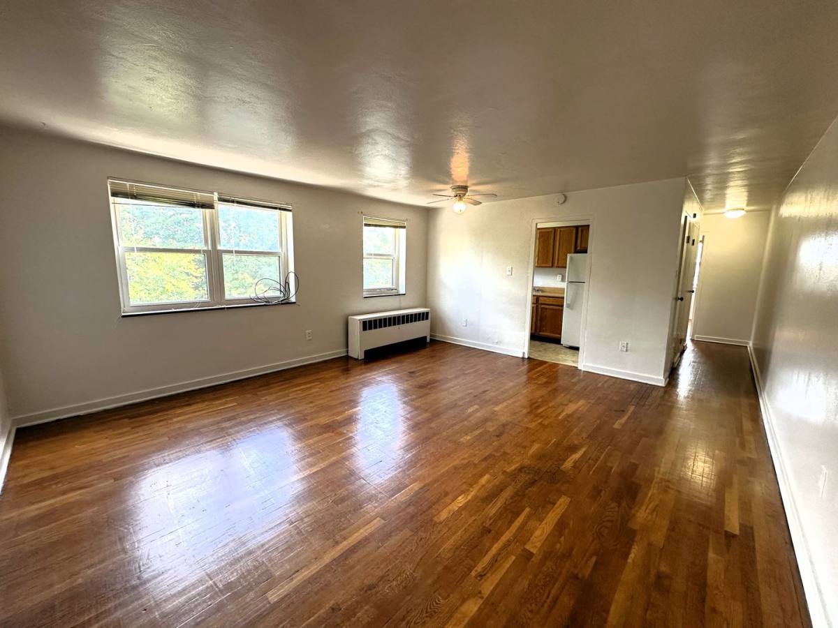 Townhouse for rent at 824 Perry Highway, Pittsburgh, PA 15229