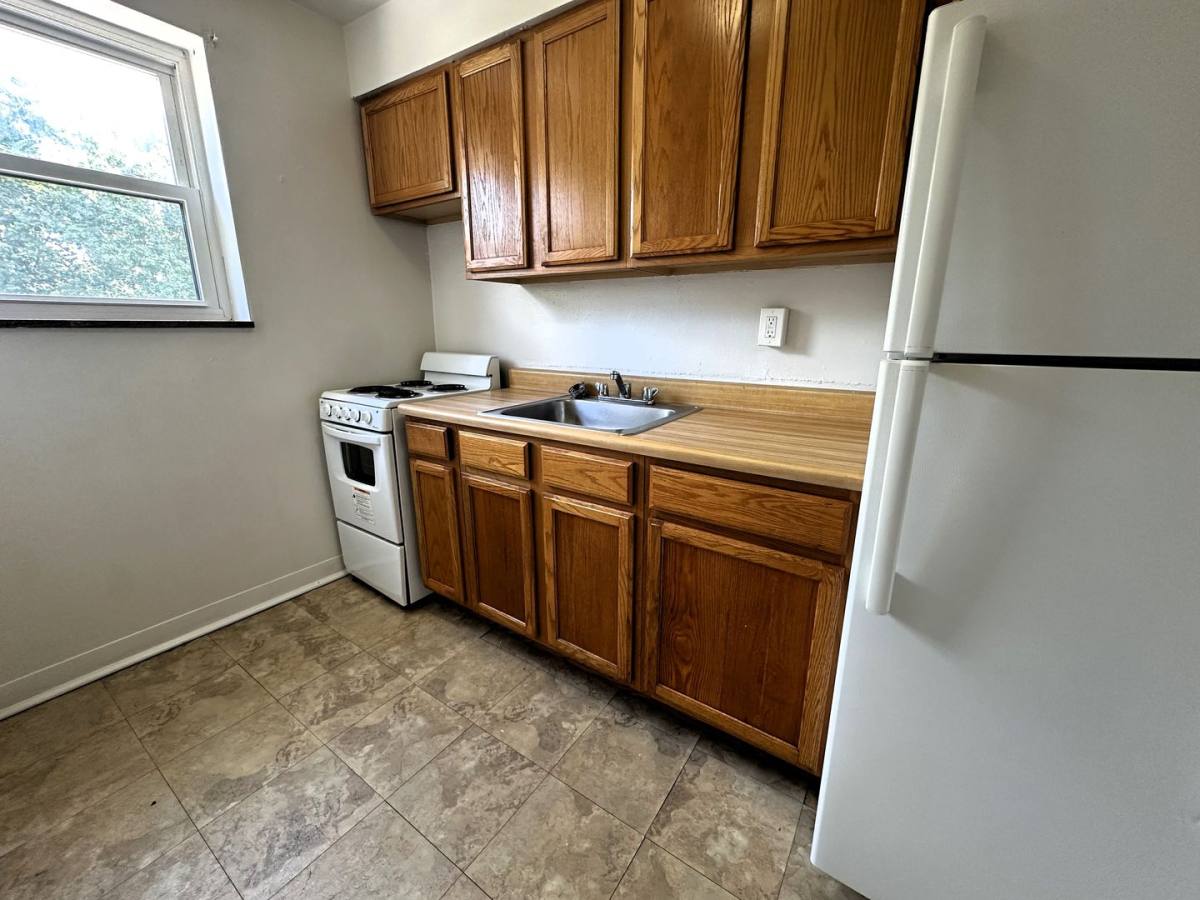 Townhouse for rent at 824 Perry Highway, Pittsburgh, PA 15229