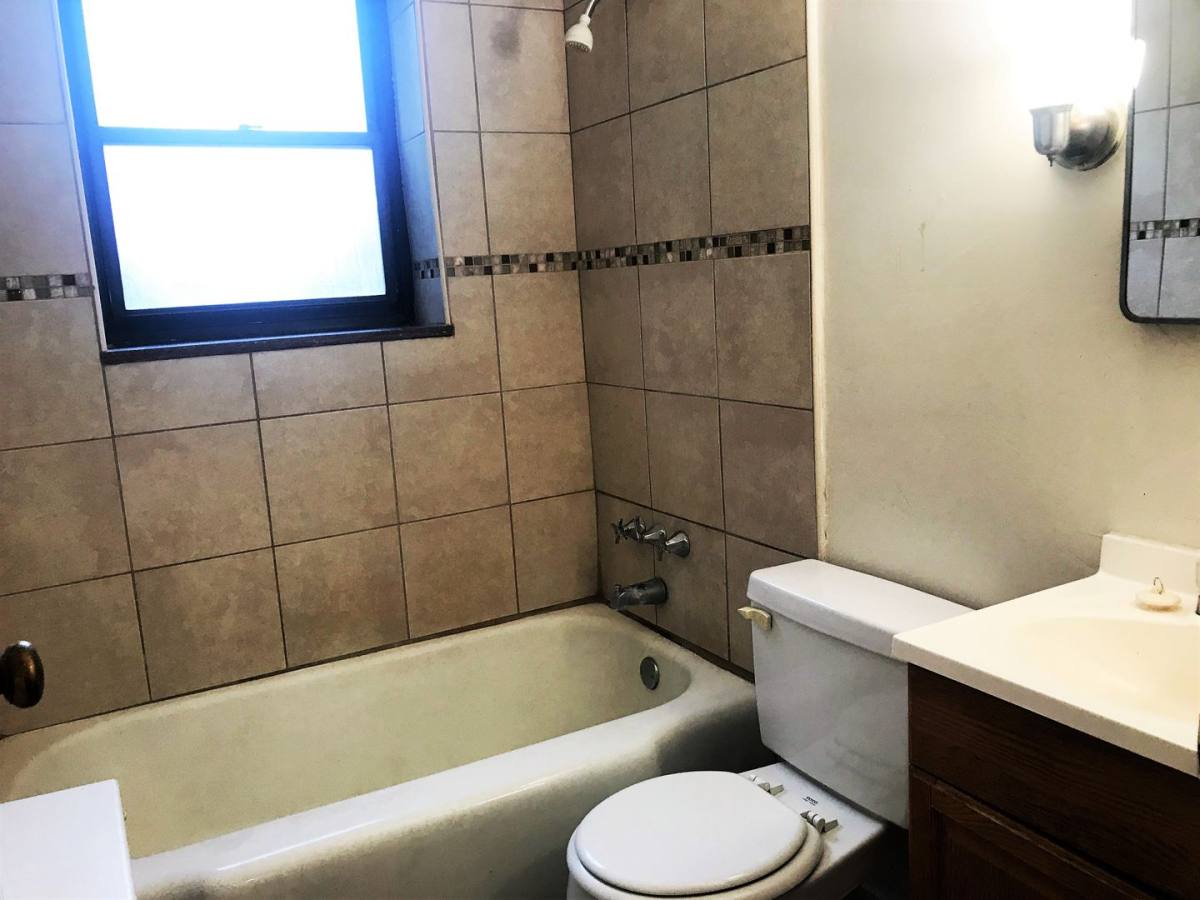 Townhouse for rent at 824 Perry Highway, Pittsburgh, PA 15229