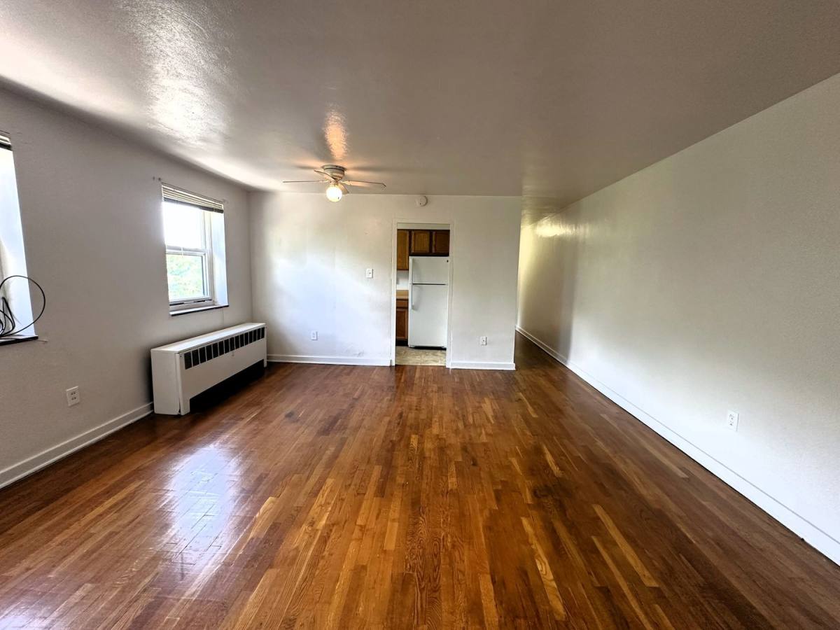 Townhouse for rent at 824 Perry Highway, Pittsburgh, PA 15229