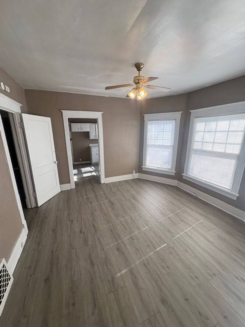 Apartment for rent at 2210-2212 N Knoxville Ave, Peoria, IL 61603