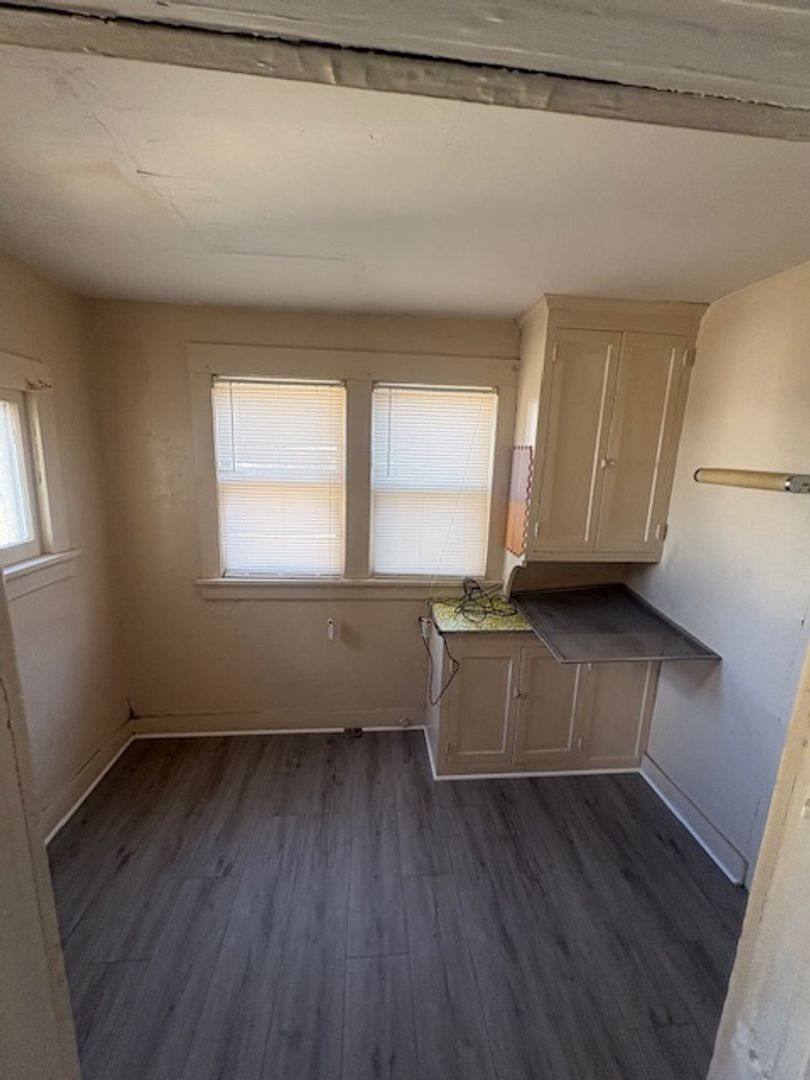 Apartment for rent at 2210-2212 N Knoxville Ave, Peoria, IL 61603
